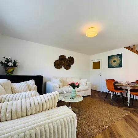 Charming With Terras Near The Nyaraló