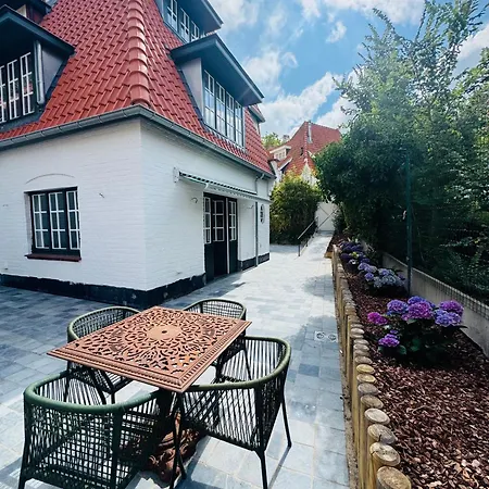 Charming With Terras Near The Dom wakacyjny